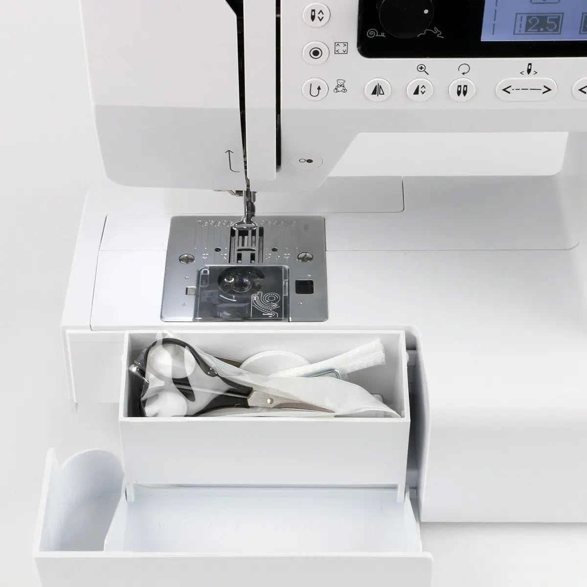 Bernette Chicago 7 Maquina de Coser y Bordar, Blanco, Standard Bernette