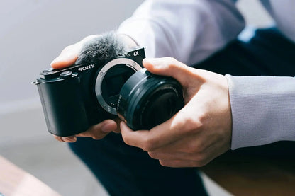 Sony Alpha ZV-E10 | Cámara Vlog con lente intercambiable sin espejo APS-C (pantalla pivotante para vlogs, video 4K, autoenfoque ocular en tiempo real) Cámara Sony Cámara, Cámaras EVIL, Sony SacrificioShop sacrificioshop.com {{ shop.shopifyCountryName }} {{ shop.shopifyProvince }} B098LWQPRT 615.63 Sony Alpha ZV-E10 | Cámara Vlog con lente intercambiable sin espejo APS-C (pantalla pivotante para vlogs, video 4K, autoenfoque ocular en tiempo real) - Default Title